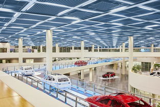 探秘工业之美 青少年宝马工厂之行，手绘梦想与光影的交织