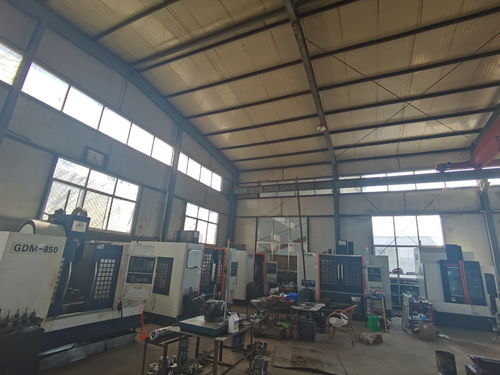 东环路机械厂诚聘加工中心及车工，并开展照明设备批发业务